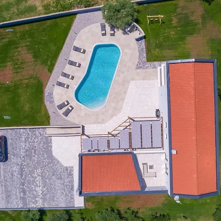A Lovely Poolside In Ideal For Family Krnica