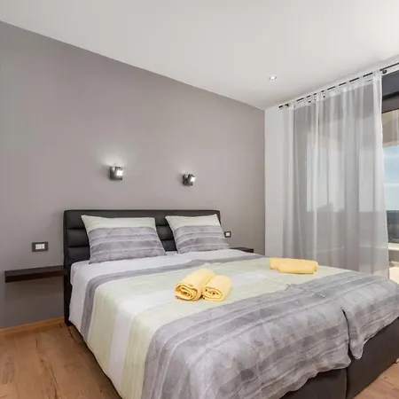 A Lovely Poolside In Ideal For Family * Krnica