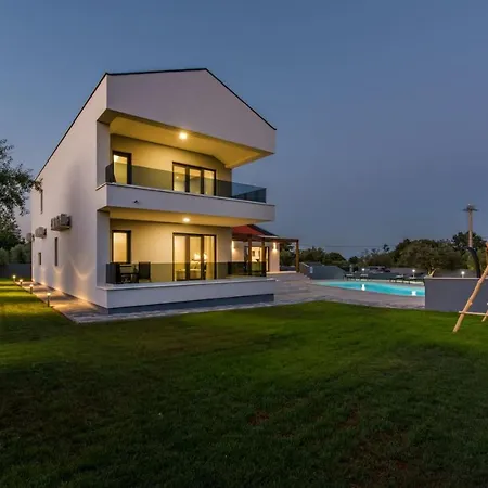 A Lovely Poolside In Ideal For Family Villa Krnica