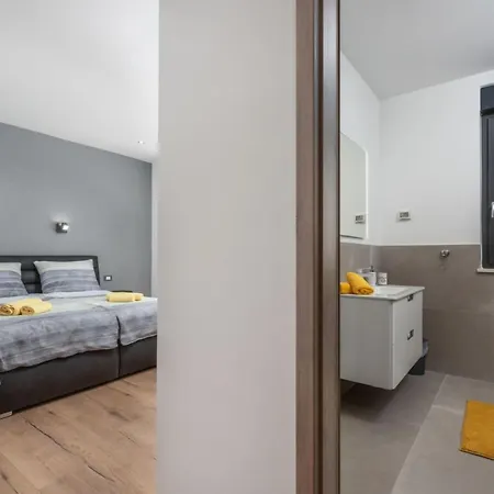 וילה A Lovely Poolside In Ideal For Family *