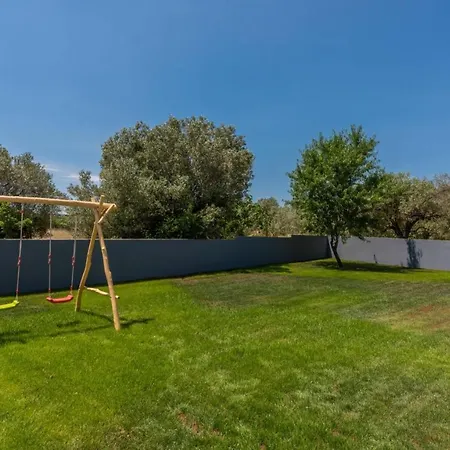 A Lovely Poolside In Ideal For Family